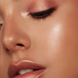 Kylie Cosmetics Let it Glow Ultra Snow